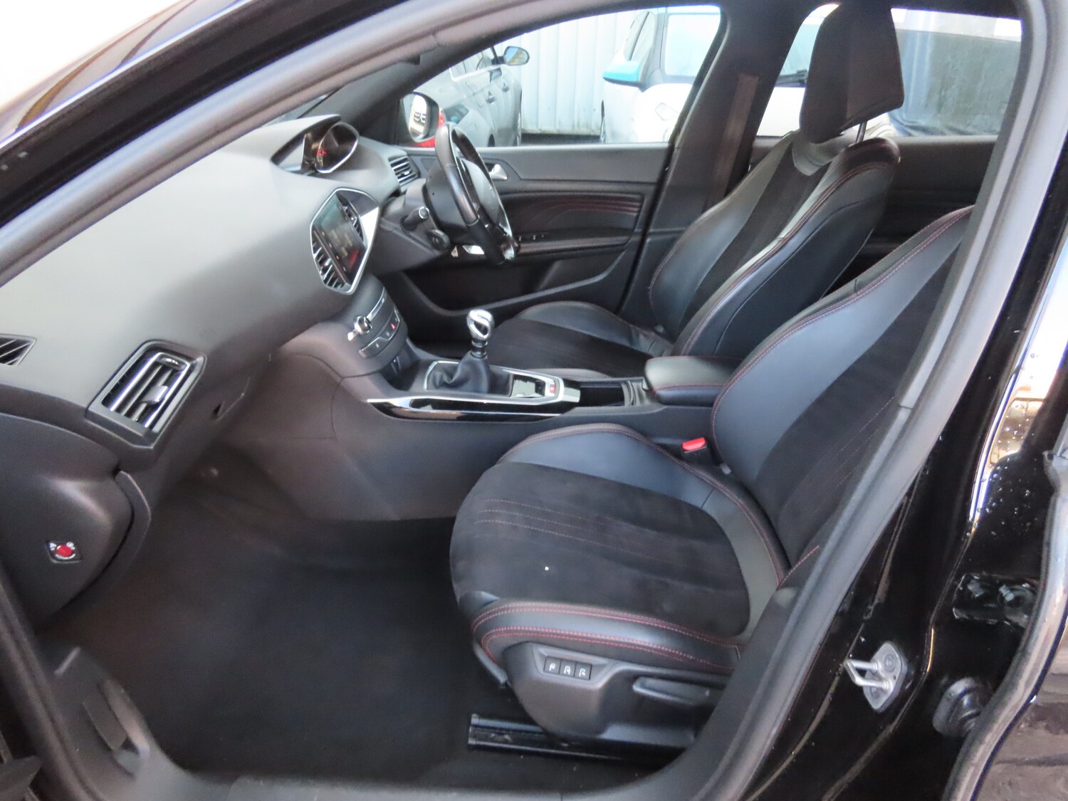 Used Peugeot 308 2015 for sale - 77676532: Photo 9