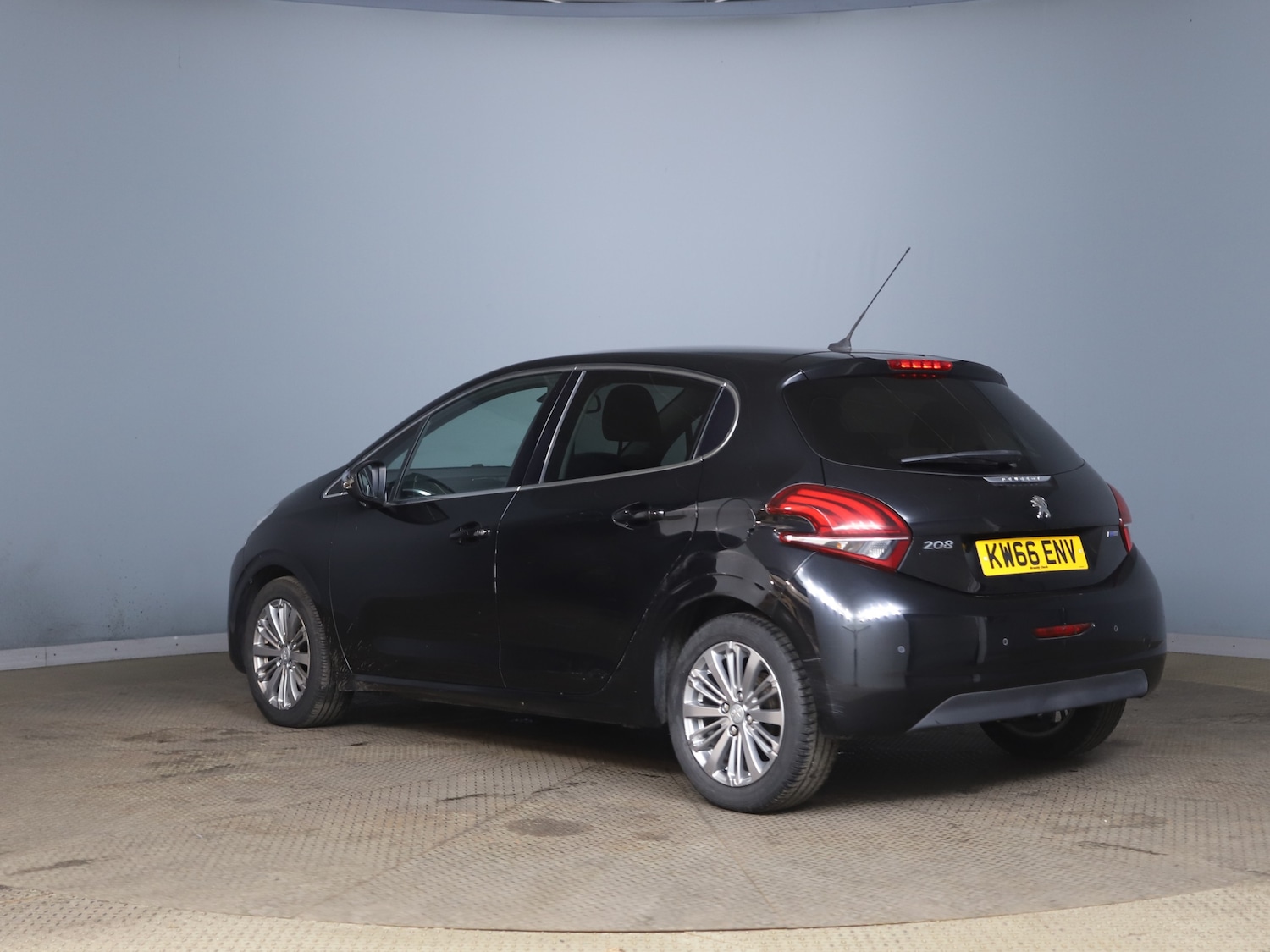 Used Peugeot 208 2016 for sale - 76211694: Photo 2