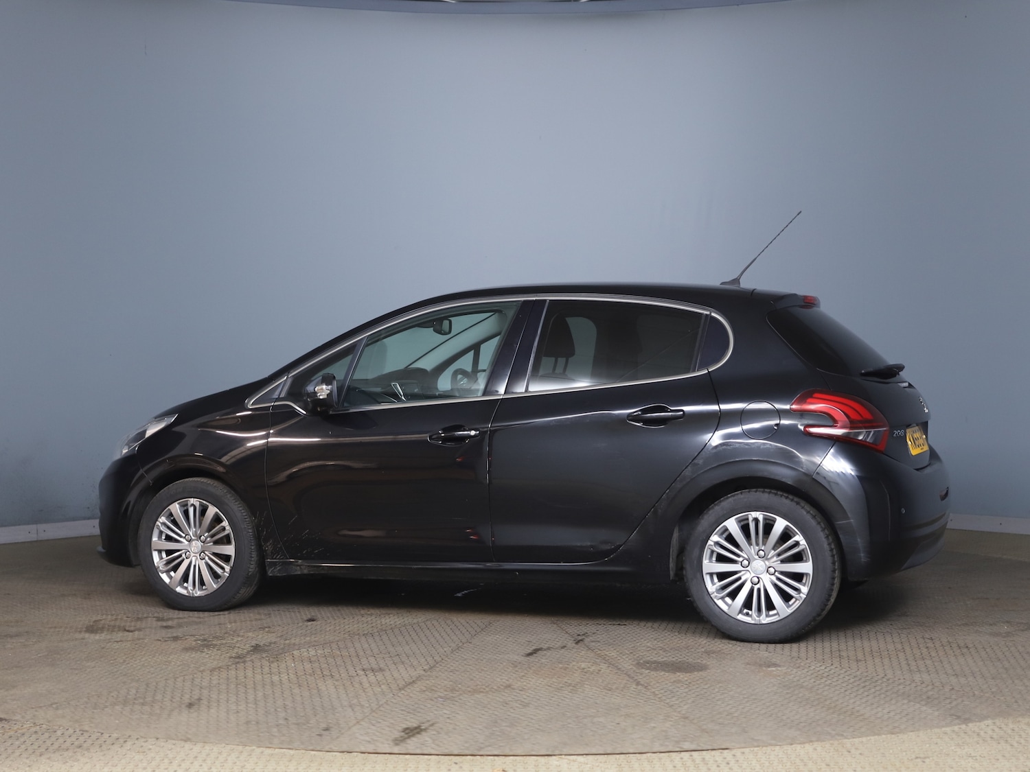 Used Peugeot 208 2016 for sale - 76211694: Photo 3