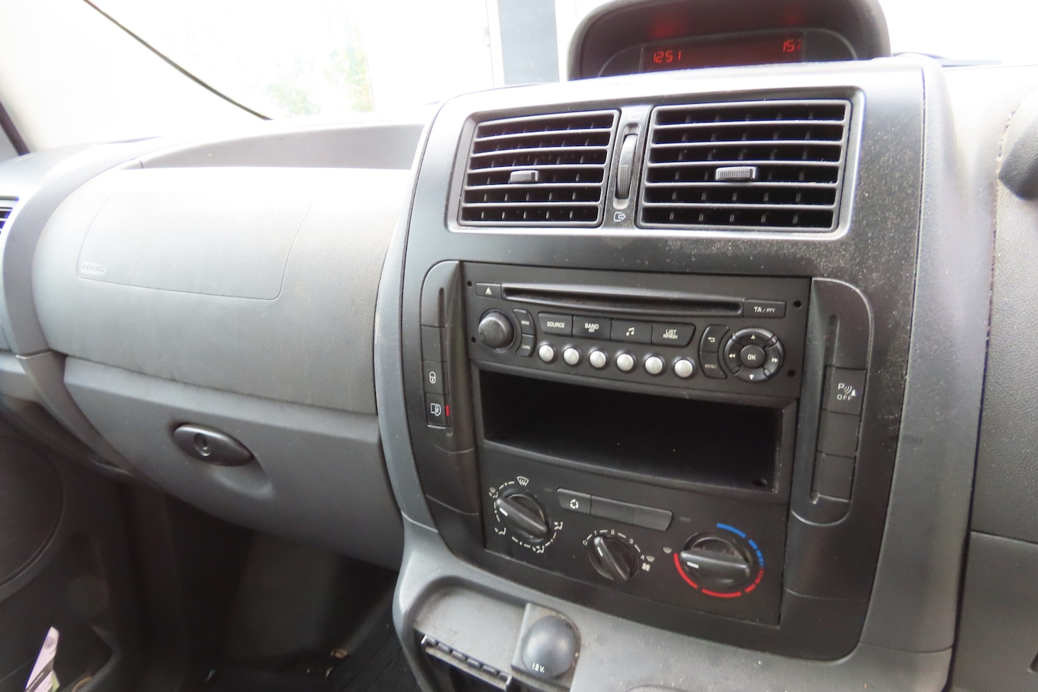 Used Peugeot Expert 2014 for sale - 76508820: Photo 9