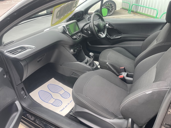 Used Peugeot 208 2017 for sale - 76211675: Photo 10