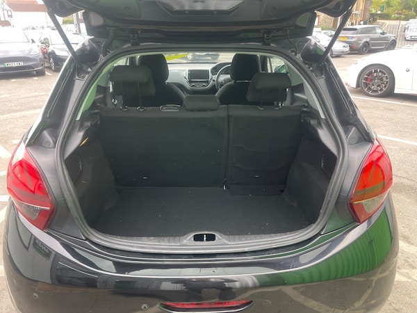 Used Peugeot 208 2017 for sale - 76211675: Photo 15