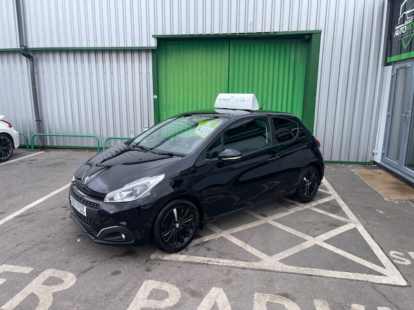Used Peugeot 208 2017 for sale - 76211675: Photo 3