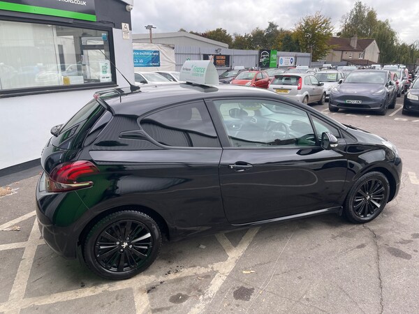 Used Peugeot 208 2017 for sale - 76211675: Photo 6