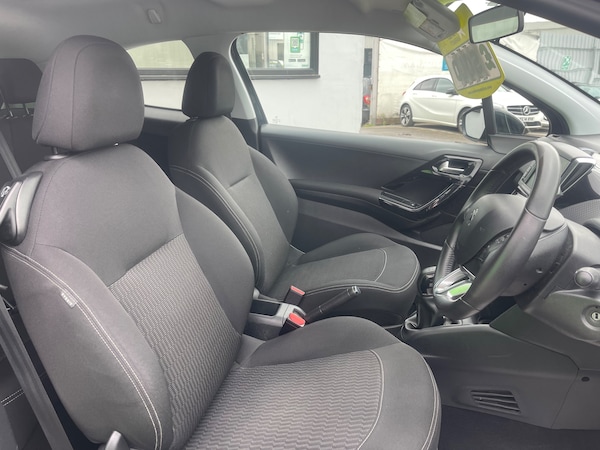 Used Peugeot 208 2017 for sale - 76211675: Photo 8