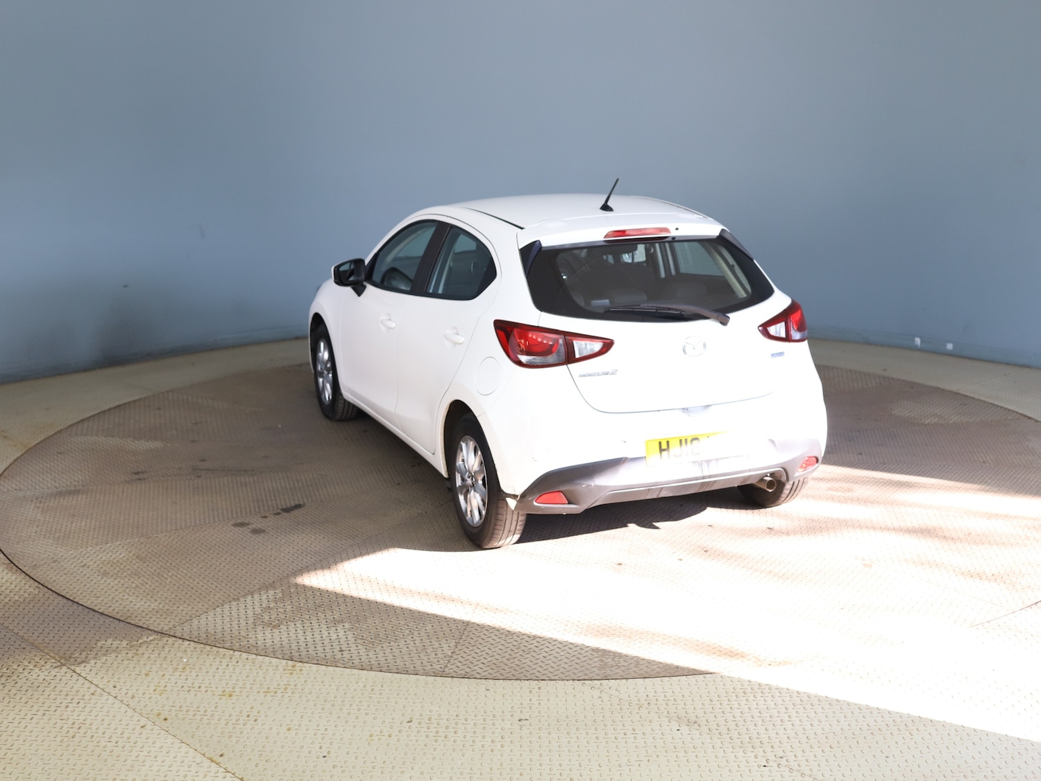 Used Mazda Mazda2 2018 for sale - 77989825: Photo 2