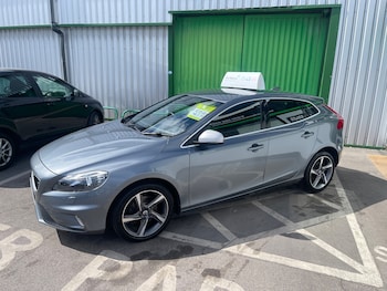 Used Volvo V40 2015 for sale - 75512280: Photo