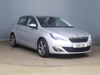 2016 (16) - 1.2 PureTech Allure Hatchback 5dr Petrol Manual Euro 6 (s/s) (130 ps)