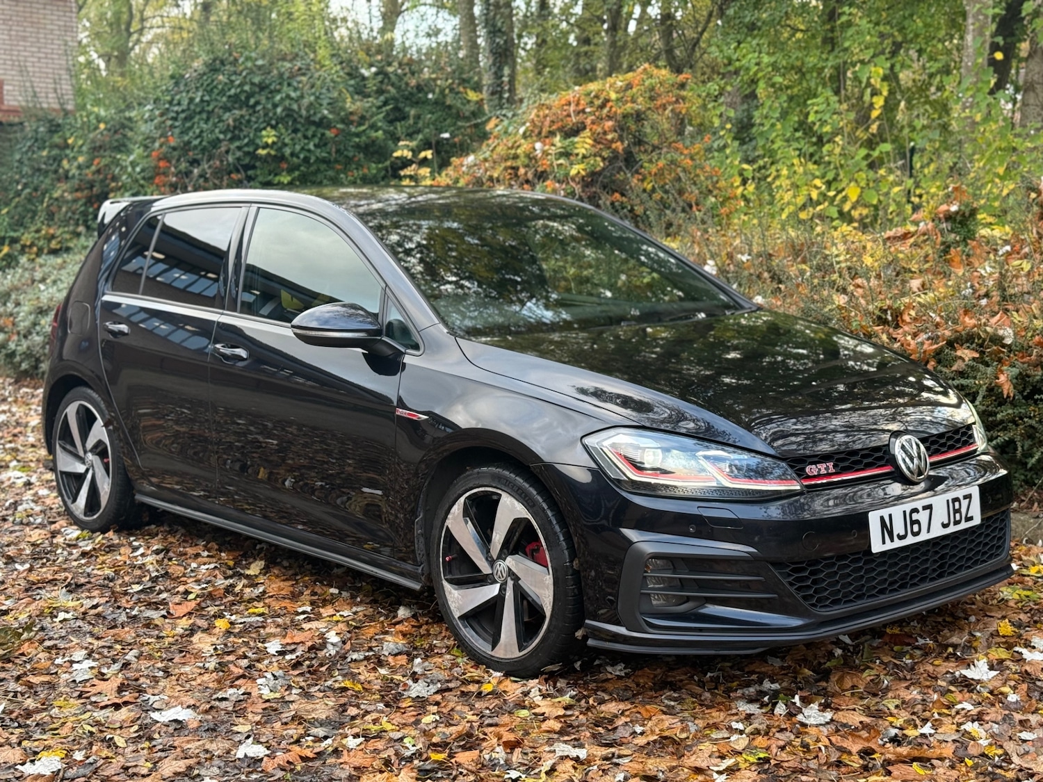 Used Volkswagen Golf 2017 for sale - 76525804: Photo 2