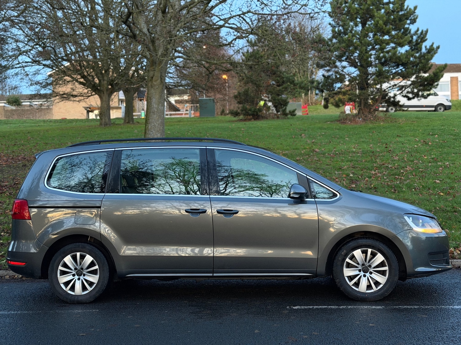 Used Volkswagen Sharan 2011 for sale - 76797500: Photo 4