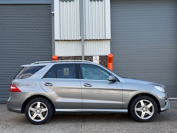 Used Mercedes-Benz M Class 2012 for sale - 79410411: Photo