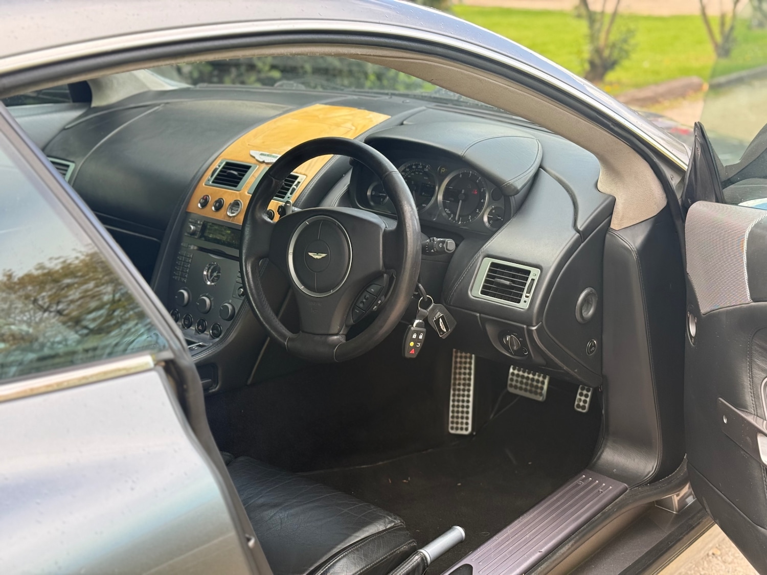 Used Aston Martin DB9 2004 for sale - 78219642: Photo 11