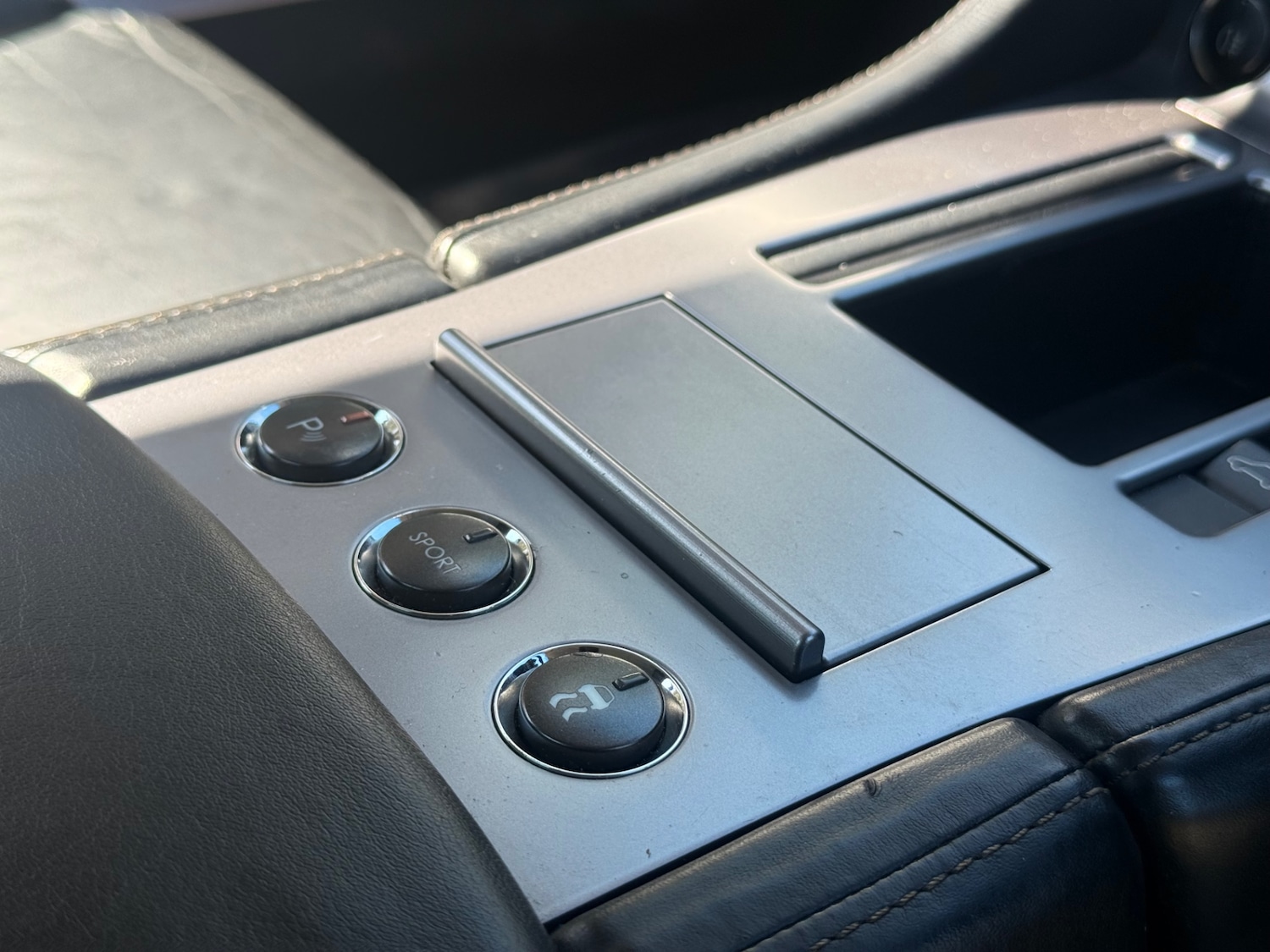 Used Aston Martin DB9 2004 for sale - 78219642: Photo 13