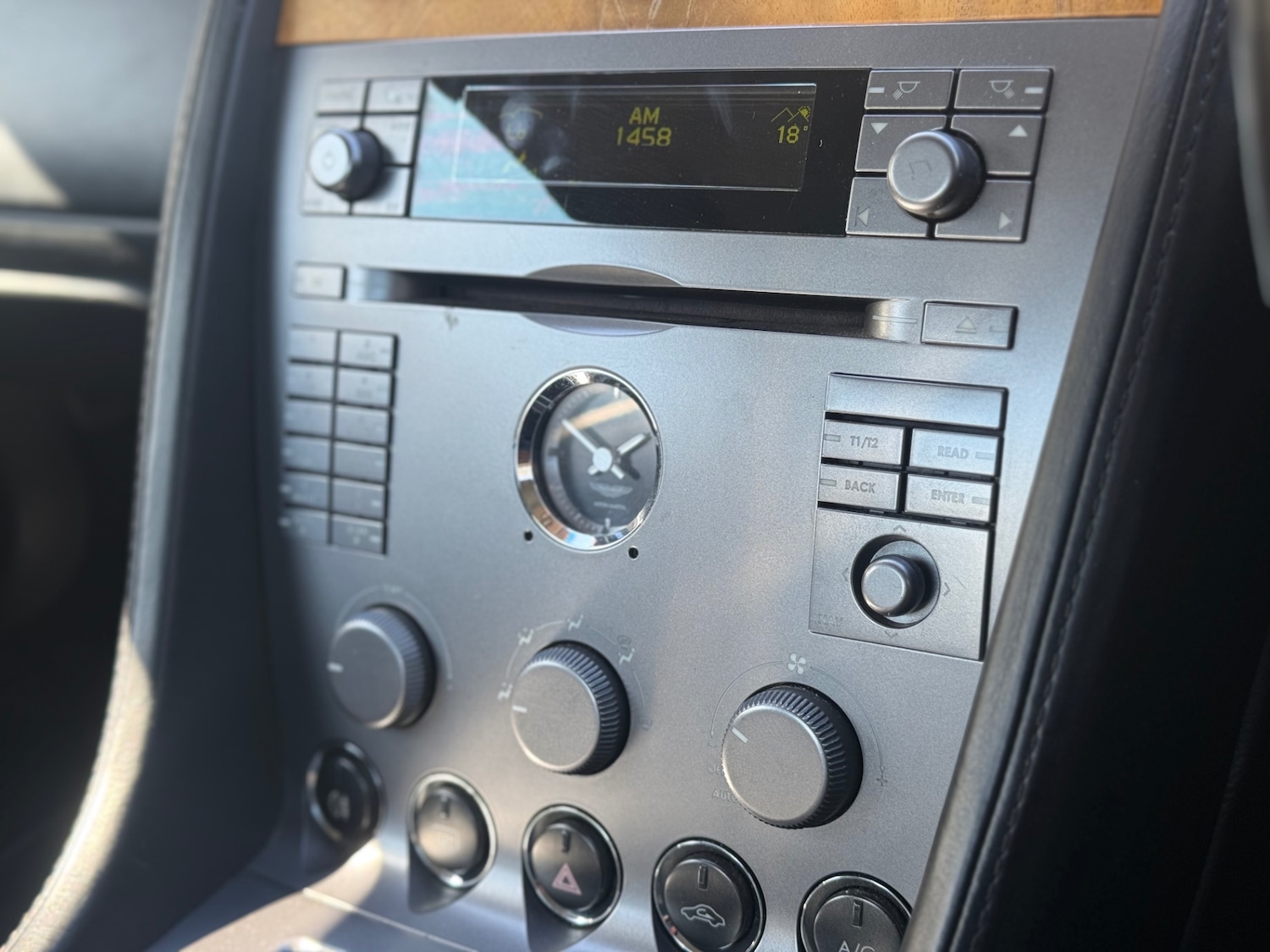 Used Aston Martin DB9 2004 for sale - 78219642: Photo 14