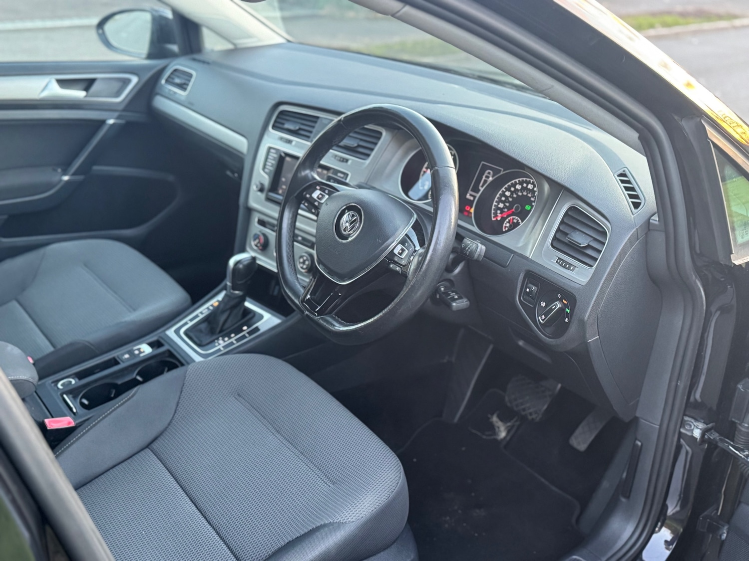 Used Volkswagen Golf 2014 for sale - 77504348: Photo 9