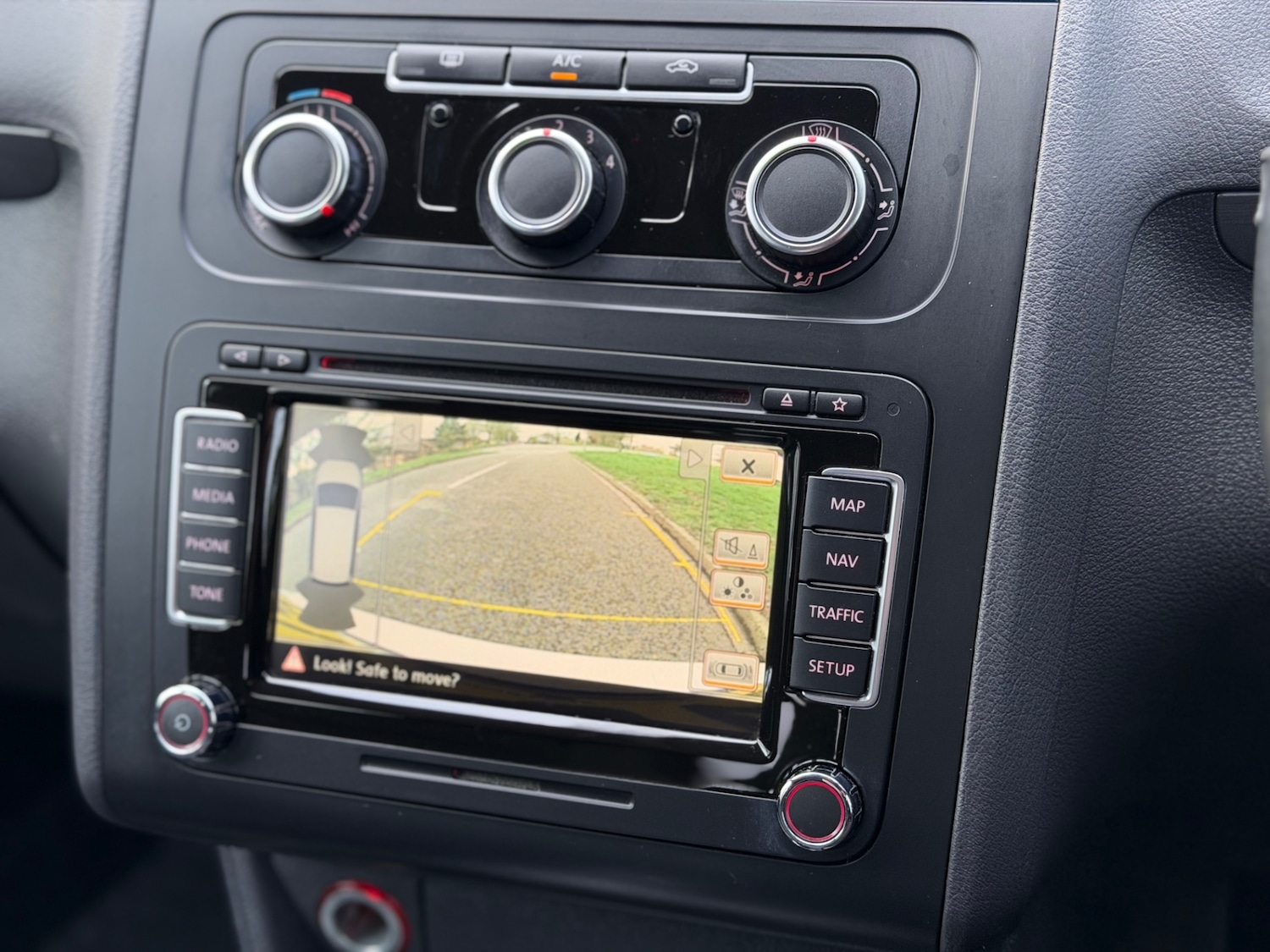 Used Volkswagen Touran 2014 for sale - 77563475: Photo 16