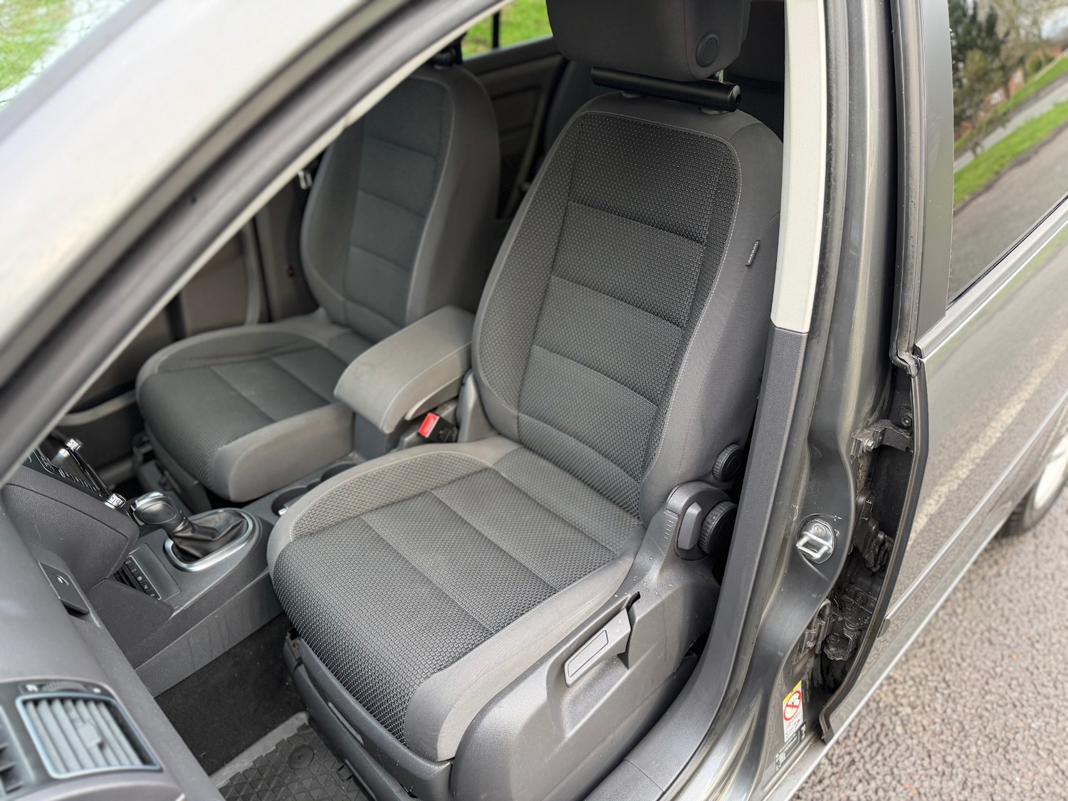 Used Volkswagen Touran 2014 for sale - 77563475: Photo 17