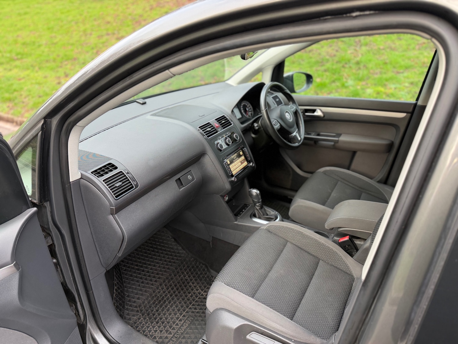 Used Volkswagen Touran 2014 for sale - 77563475: Photo 18