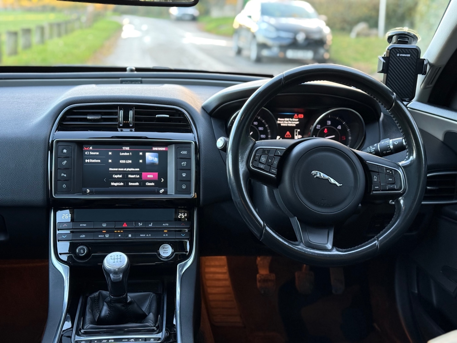 Used Jaguar XE 2015 for sale - 76377170: Photo 10