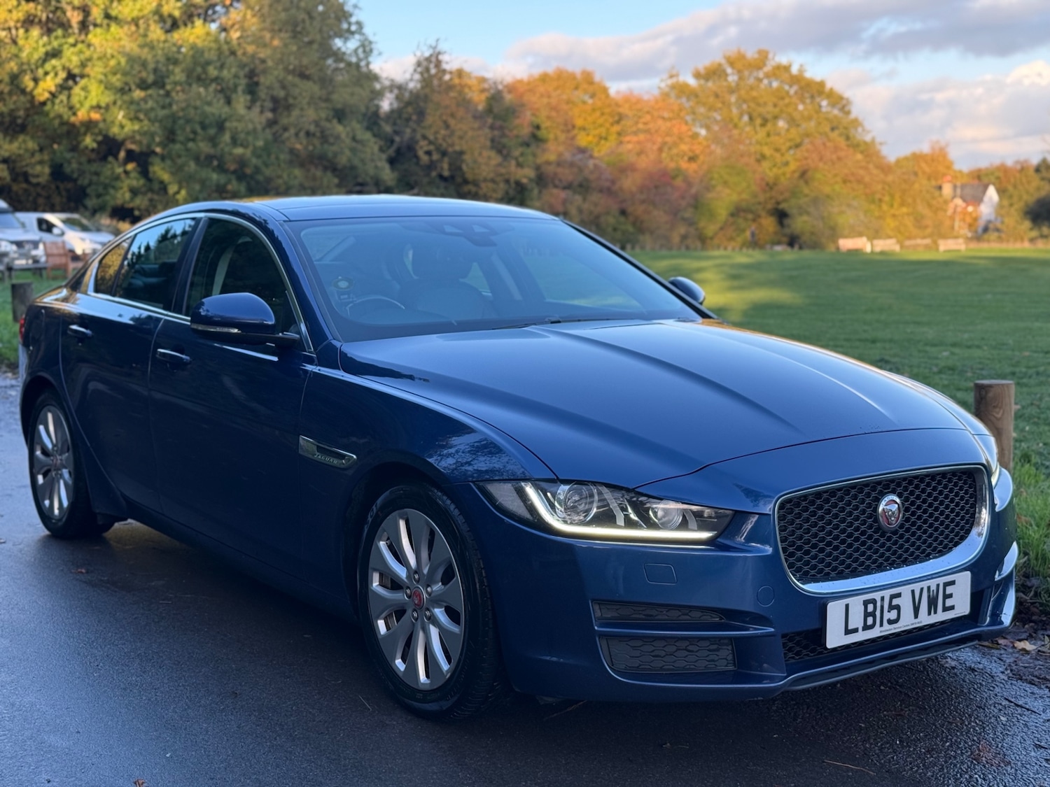 Used Jaguar XE 2015 for sale - 76377170: Photo 2