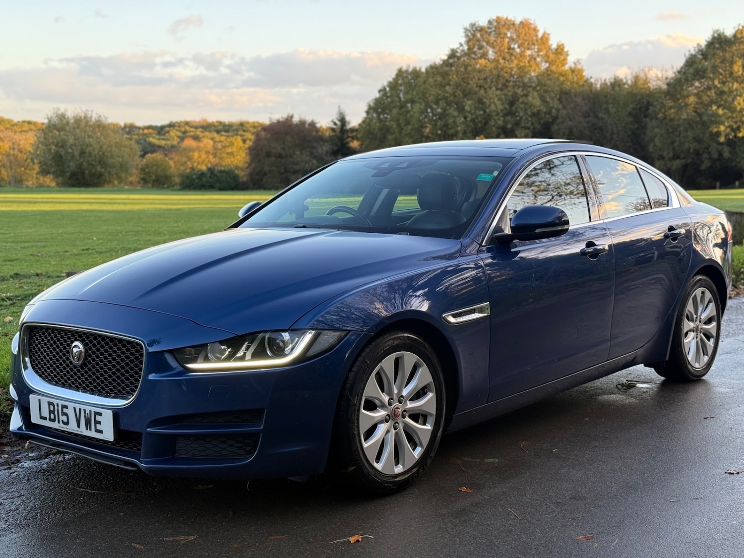 Used Jaguar XE 2015 for sale - 76377170: Photo 4