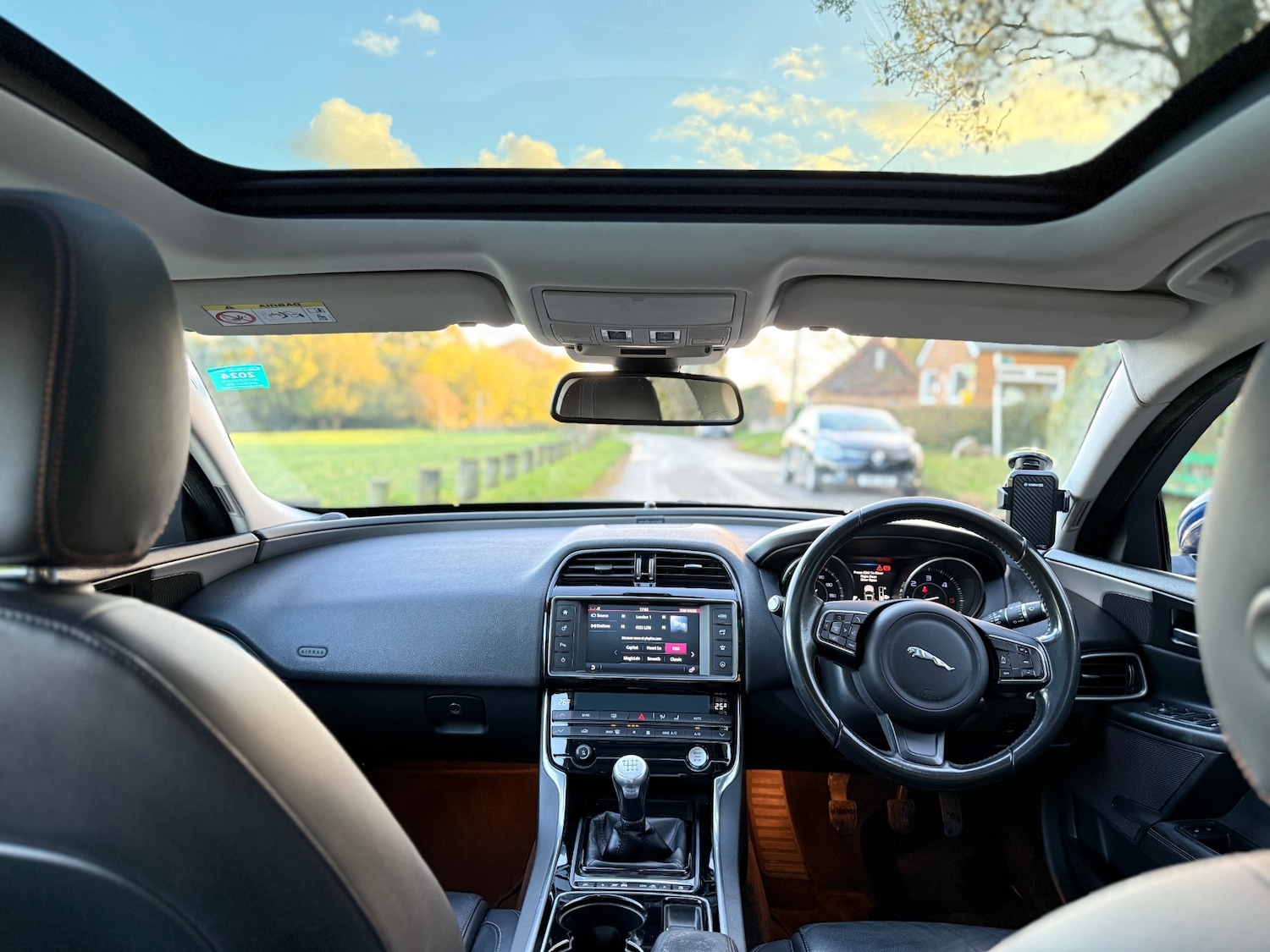 Used Jaguar XE 2015 for sale - 76377170: Photo 9