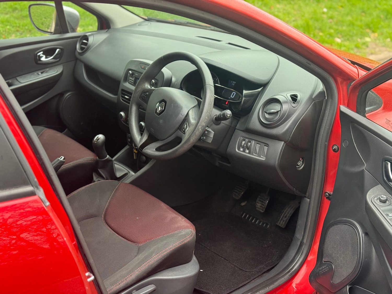 Used Renault Clio 2015 for sale - 77897406: Photo 10