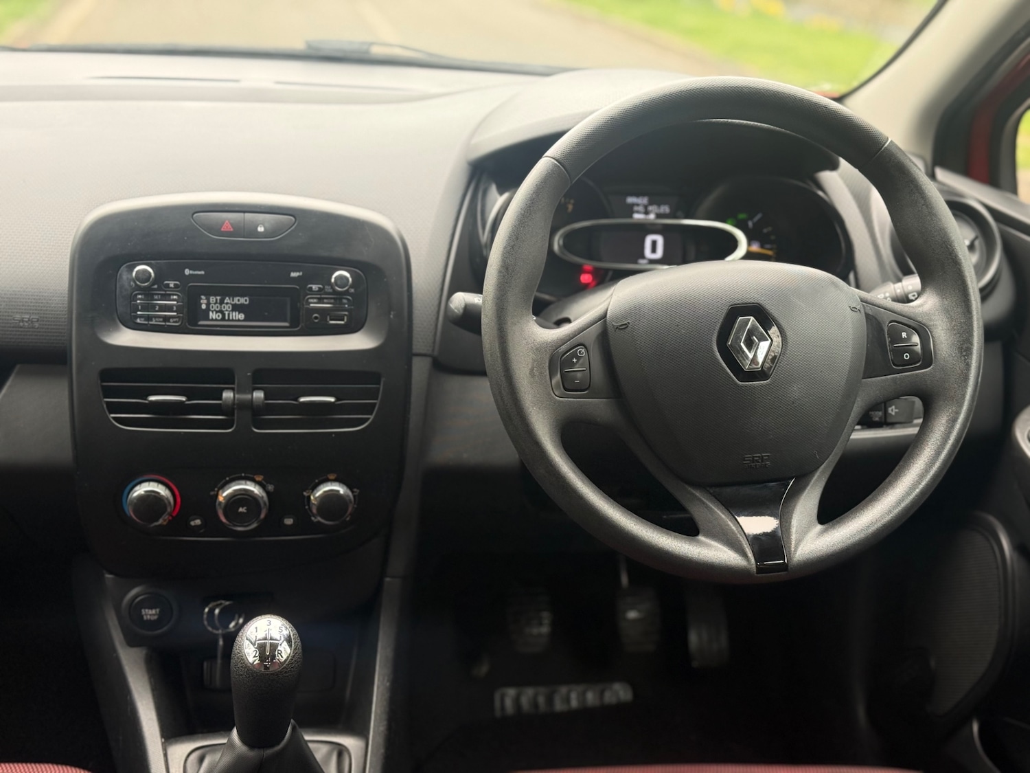 Used Renault Clio 2015 for sale - 77897406: Photo 15