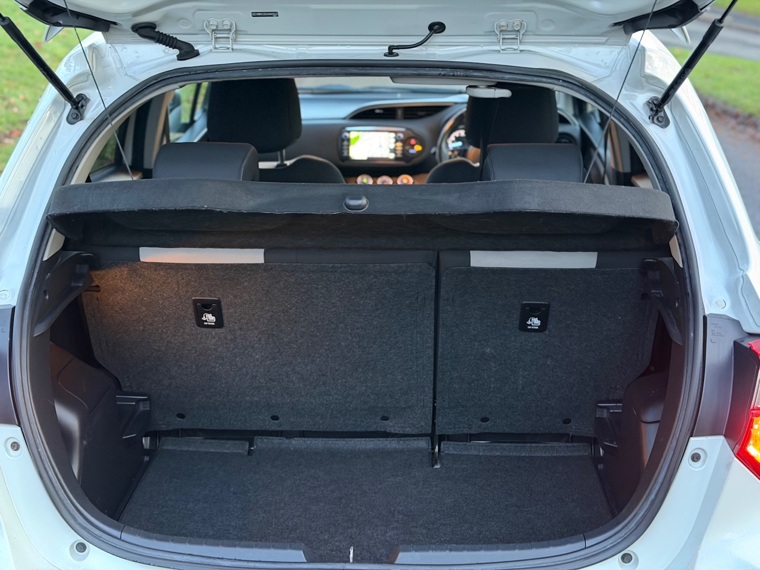 Used Toyota Yaris 2017 for sale - 77253553: Photo 17