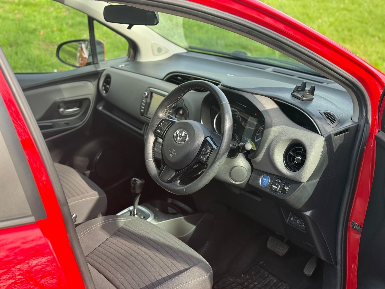 Used Toyota Yaris 2017 for sale - 77891809: Photo 8