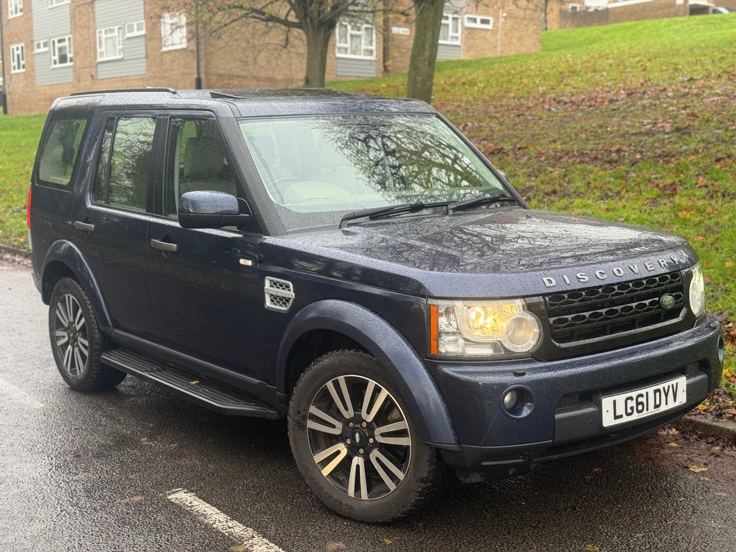 Used Land Rover Discovery 2011 for sale - 76818147: Photo 2