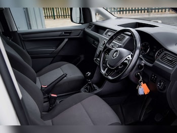 Used Volkswagen Caddy Maxi 2016 for sale - 79414274: Photo