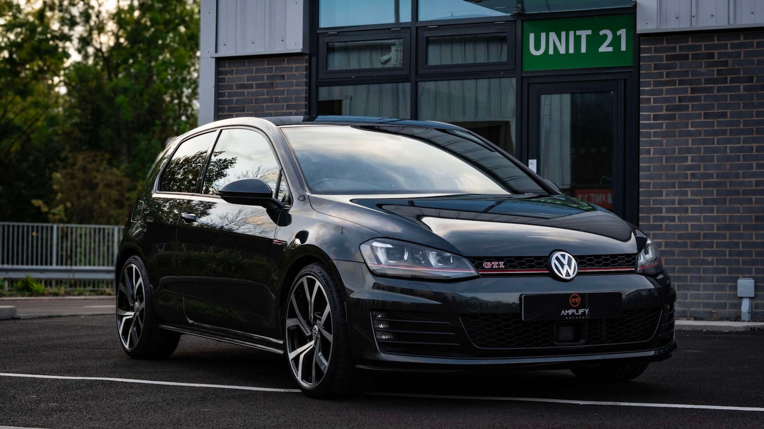 Used Volkswagen Golf 2016 for sale - 76468840: Photo 2