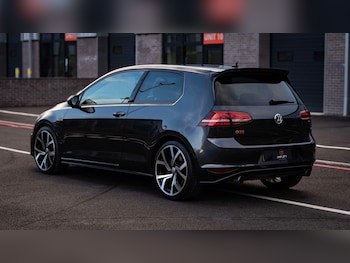 Used Volkswagen Golf 2016 for sale - 76468840: Photo