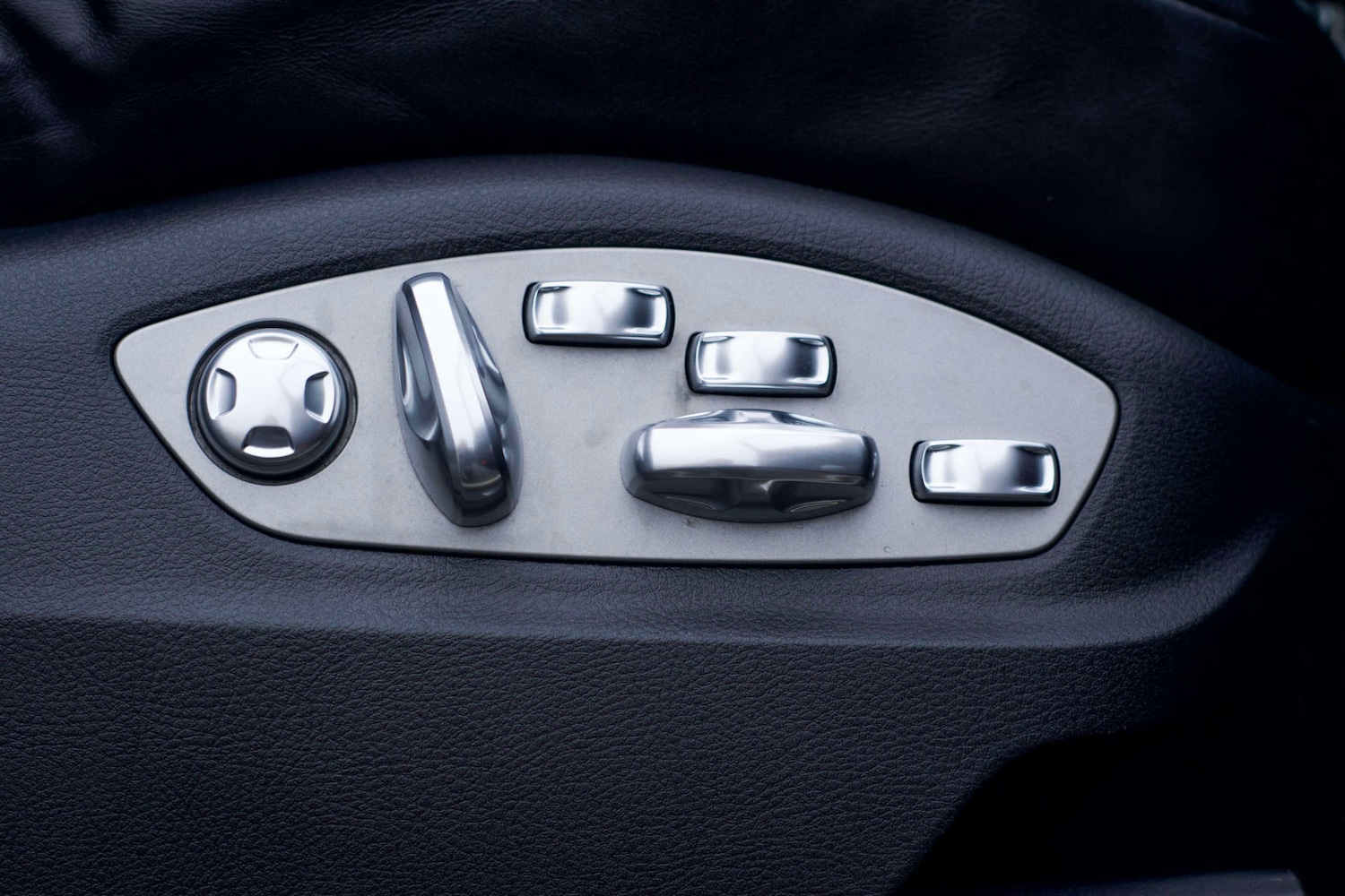 Used Porsche Cayenne 2015 for sale - 76597625: Photo 25