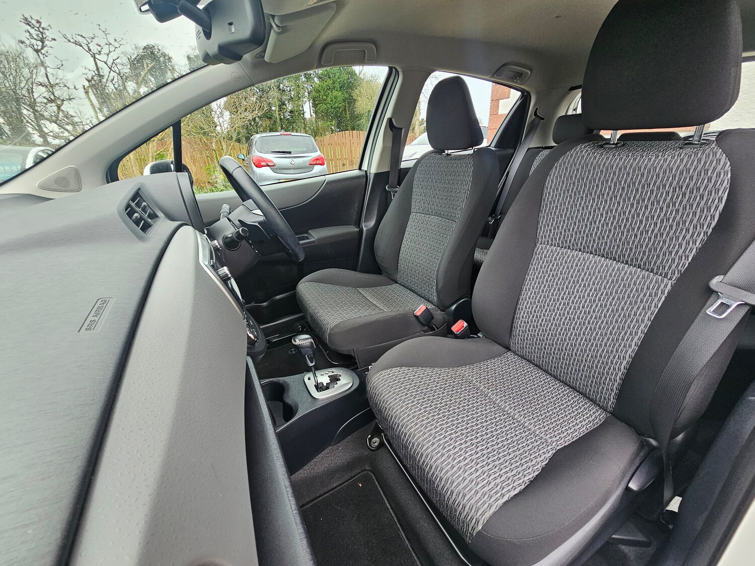 Used Toyota Yaris 2014 for sale - 78027819: Photo 15