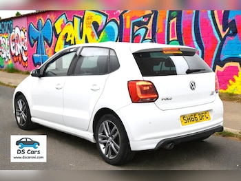 Used Volkswagen Polo 2016 for sale - 78206057: Photo