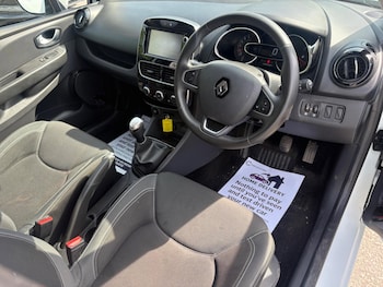 Used Renault Clio 2018 for sale - 78878523: Photo