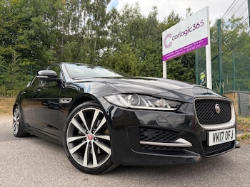 Used Jaguar XE 2017 for sale - 79279654: Photo