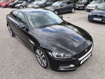Used Jaguar XE 2017 for sale - 79279654: Photo