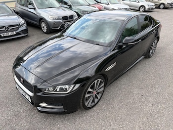 Used Jaguar XE 2017 for sale - 79279654: Photo