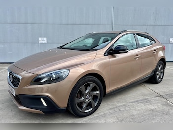 Used Volvo V40 Cross Country 2016 for sale - 78890994: Photo