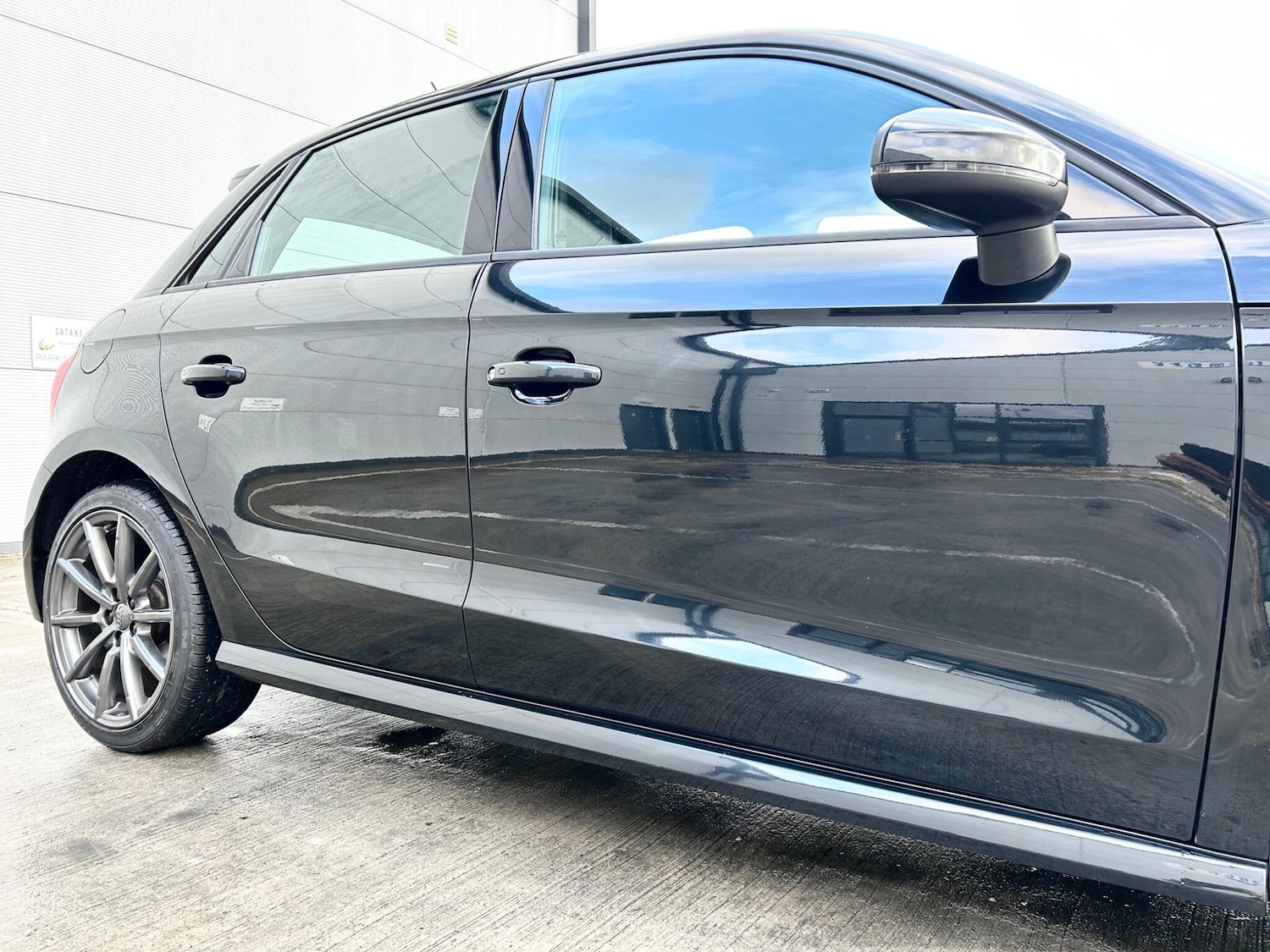 Used Audi A1 2015 for sale - 76898432: Photo 12