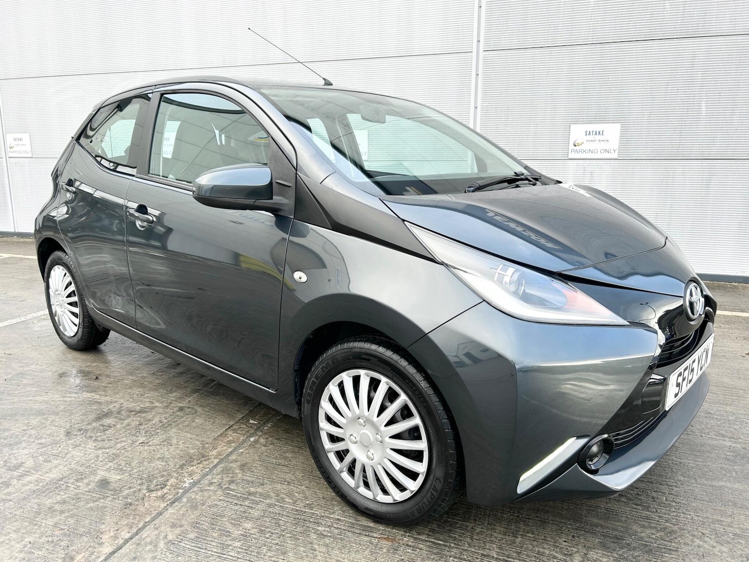 Used Toyota AYGO 2015 for sale - 76728343: Photo 1