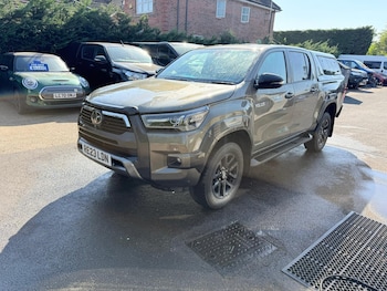 Used Toyota Hilux 2023 for sale - 79491605: Photo