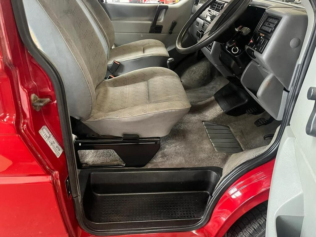 Used Volkswagen Caravelle 1995 for sale - 76748311: Photo 16