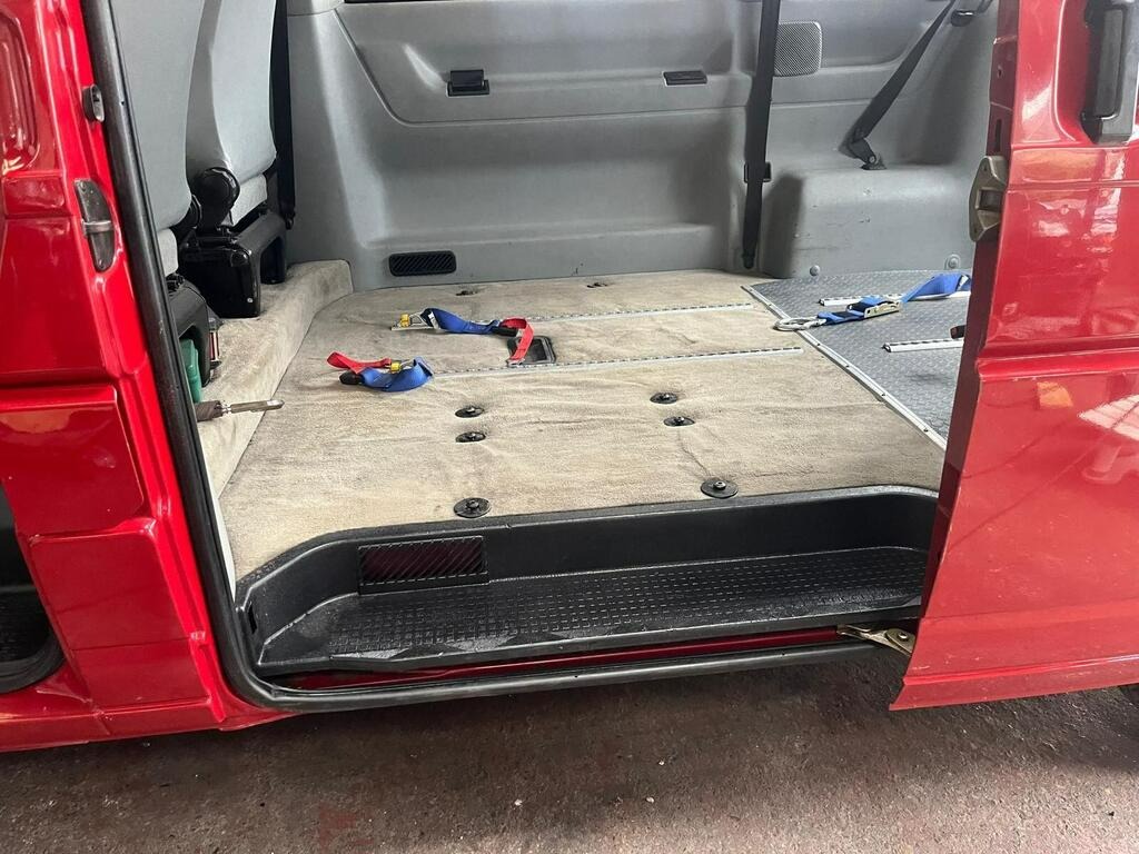 Used Volkswagen Caravelle 1995 for sale - 76748311: Photo 18