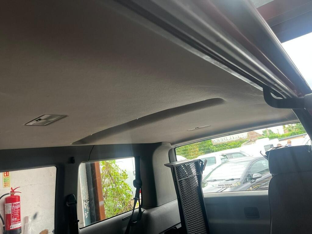 Used Volkswagen Caravelle 1995 for sale - 76748311: Photo 6