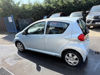 Used Toyota AYGO 2005 for sale - 79487520: Photo