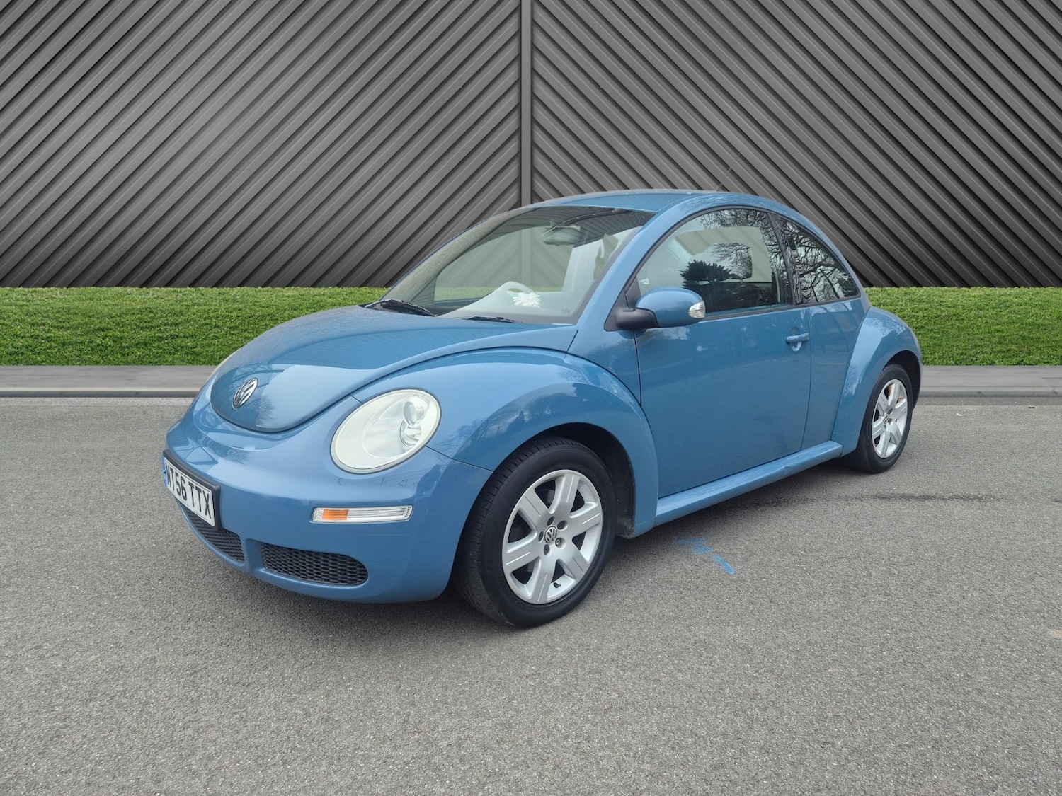 Used Volkswagen Beetle 2006 for sale - 77991788: Photo 2
